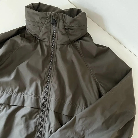 Babaton Women's Raindrop Tuscan Olive Short Anorak Jacket Size M - Picture 5 of 12